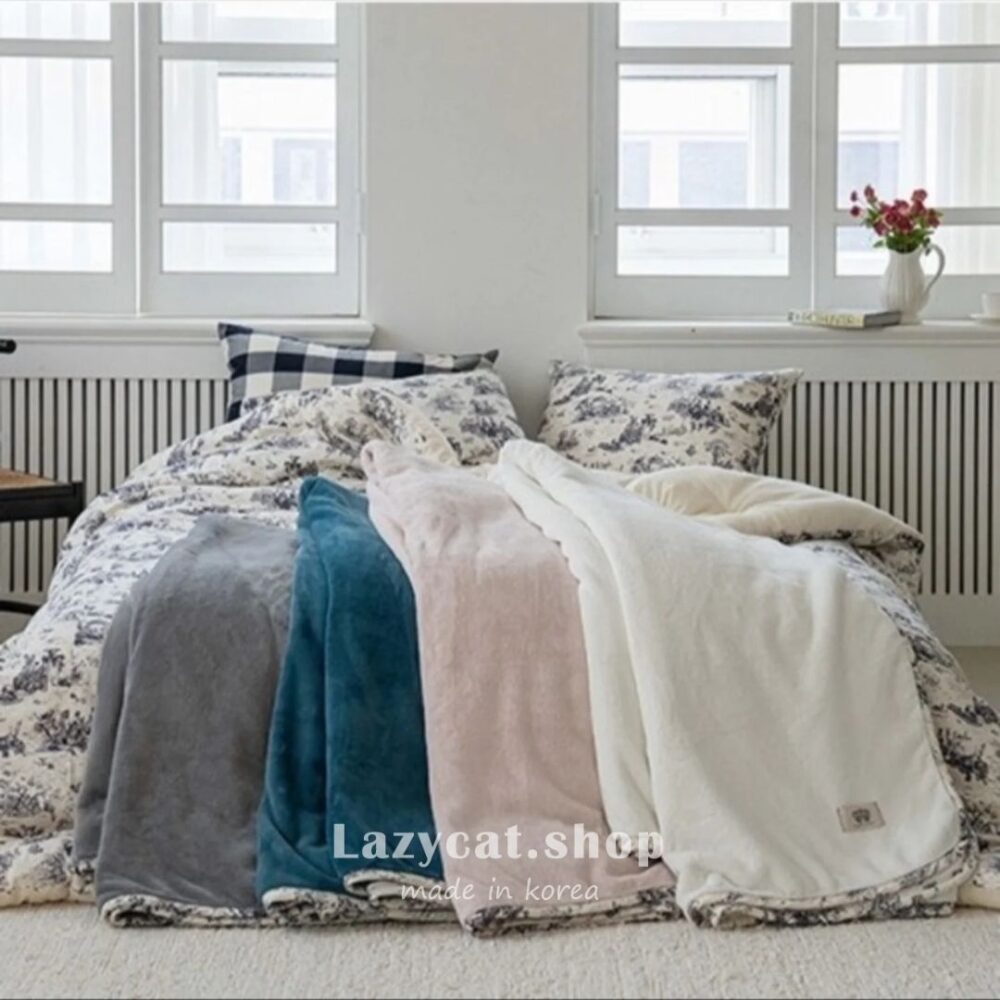 素色法式滾邊毛毯 (1) (預購)【韓國毛毯】正韓🇰🇷素色法式滾邊 毛毯🖤💙