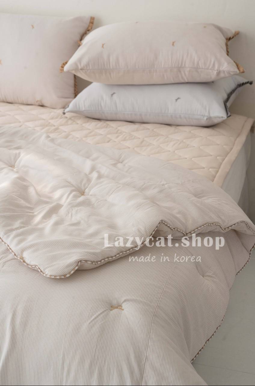 LINE_NOTE_260305_12 (預購)【韓國四季被】正韓🇰🇷刺繡蝴蝶結花邊 薄款/厚款四季被🎀