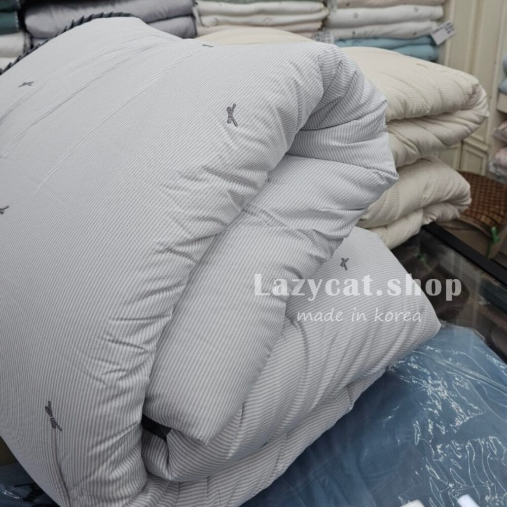 LINE_NOTE_260305_6 (預購)【韓國四季被】正韓🇰🇷刺繡蝴蝶結花邊 薄款/厚款四季被🎀