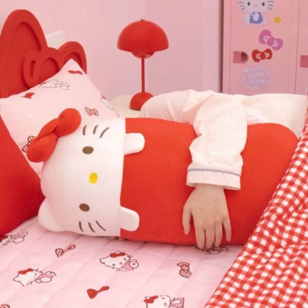 1722918_0 (現貨)【韓國限定】正版授權Hello Kitty三麗鷗聯名 居家用品-圓滾滾抱枕(贈購物袋)🎀