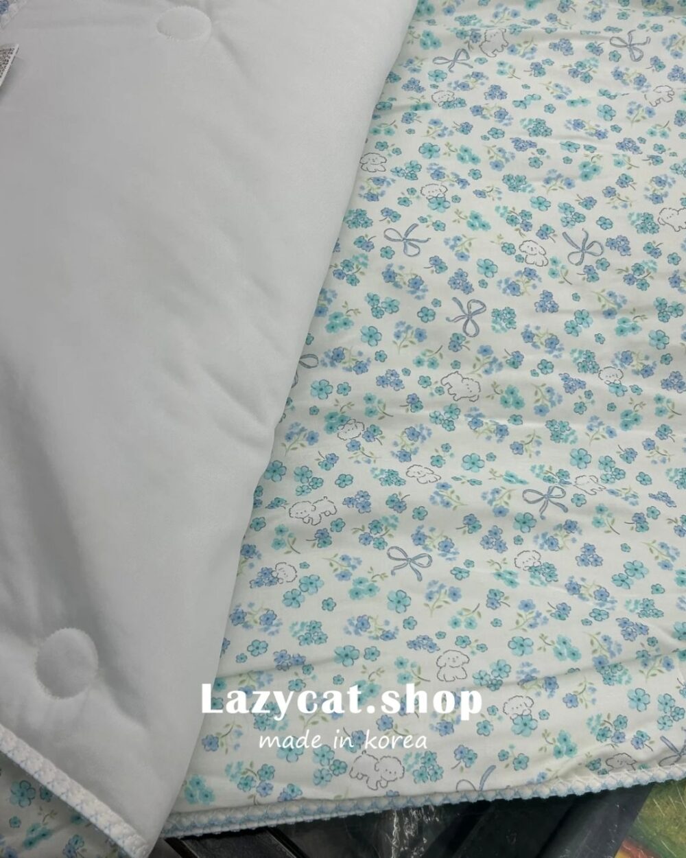 小狗蝴蝶結花園 (2) (預購)【韓國涼被】正韓🇰🇷小狗蝴蝶結花園🧊雙材質涼被