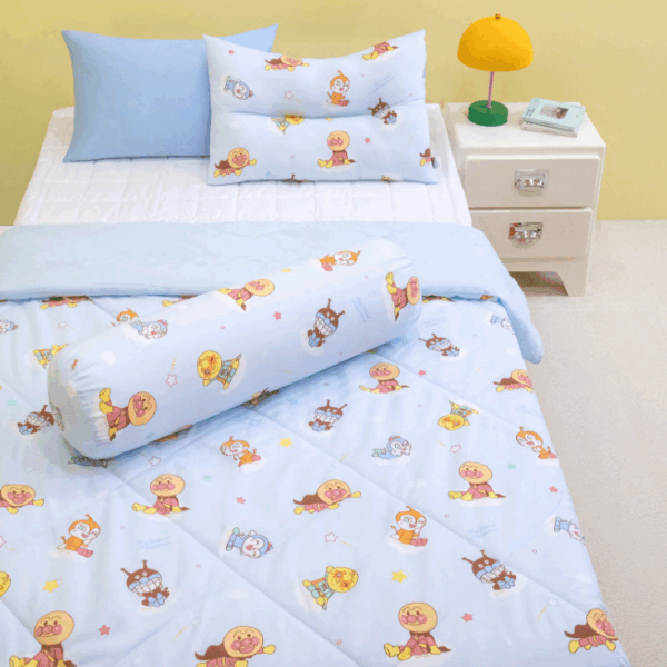 （預購限宅配）【韓國限定】麵包超人聯名寢具-寢具三件組 (四季被+機能枕頭+圓柱抱枕)