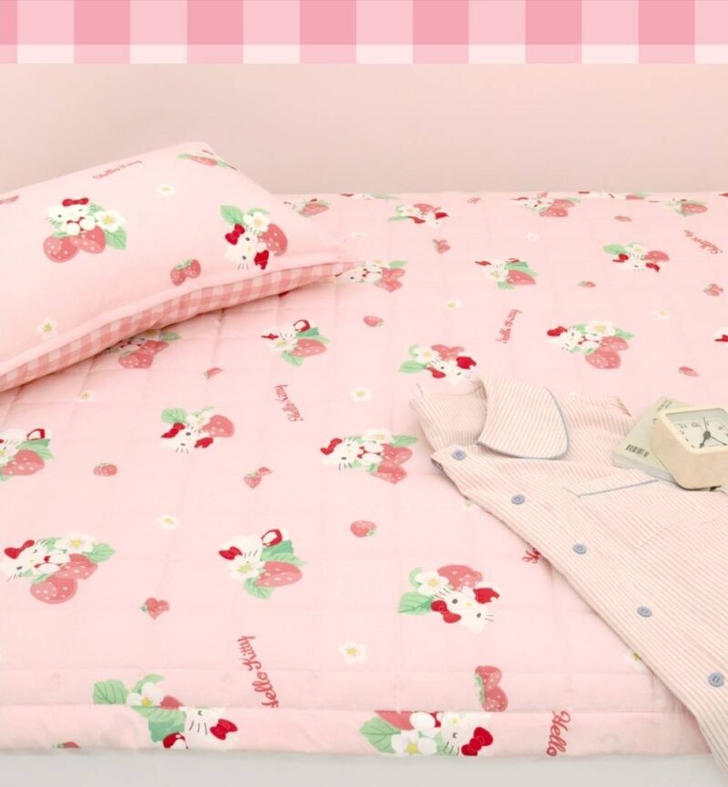 (預購)【韓國限定】Hello Kitty聯名寢具第2彈-kitty四季被+枕套組